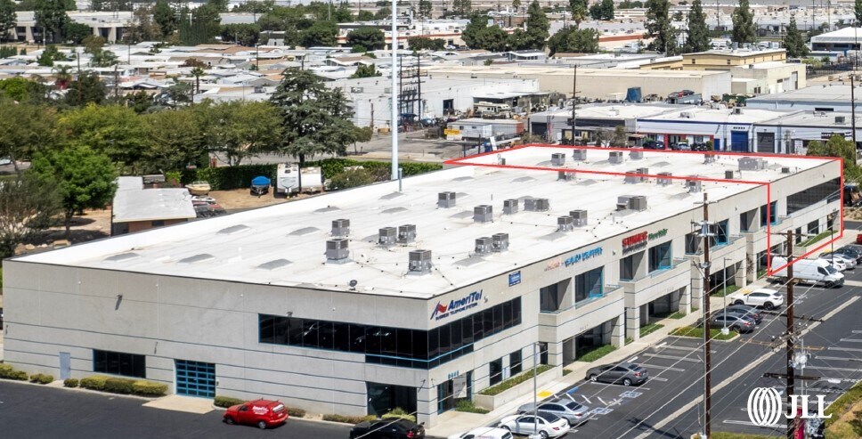 More Photos Of 9445-9457 De Soto Ave, Chatsworth Light Distribution For Lease