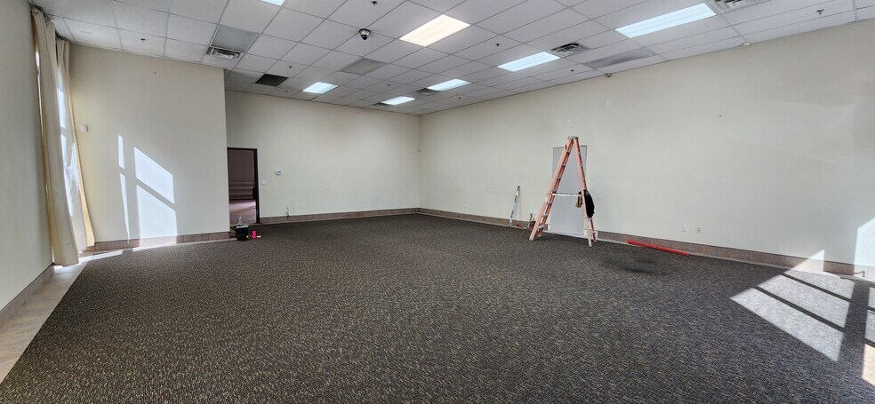 More Photos Of 4135 N Rancho Dr, Las Vegas Light Distribution For Lease