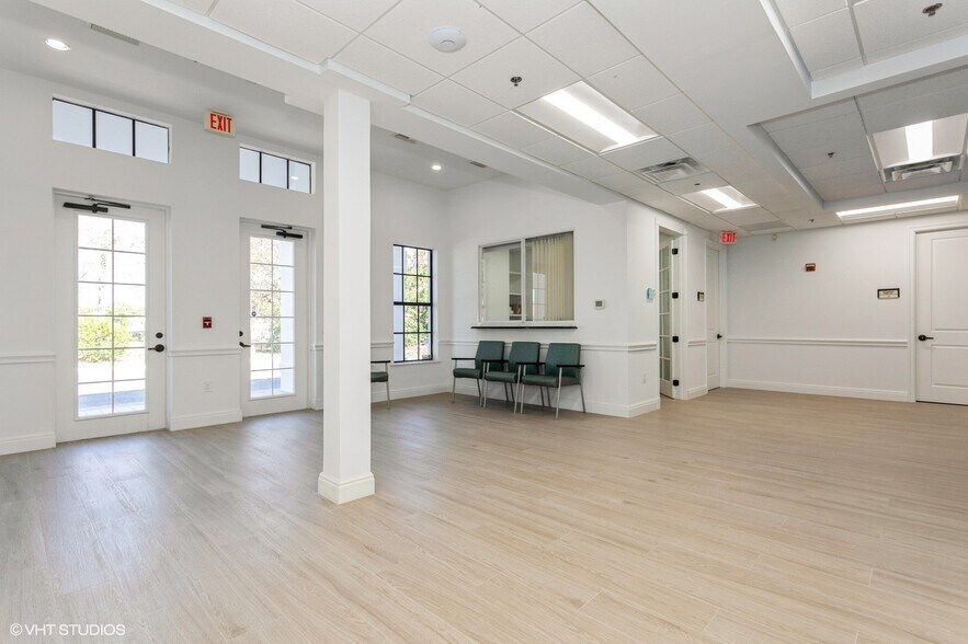 More Photos Of 2520 Tamiami Trl N, Nokomis Medical For Sale