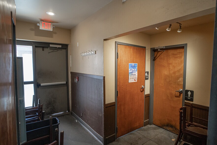 More Photos Of 406 South Ave, Springfield Storefront Retail Office For Lease