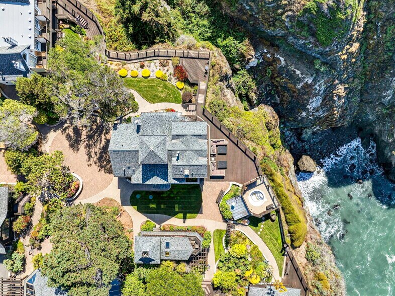 More Photos Of 5920 Ca-1, Elk Hotel For Sale