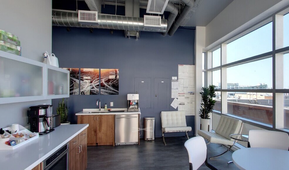 More Photos Of 800 E 12th St, Los Angeles Office For Sale