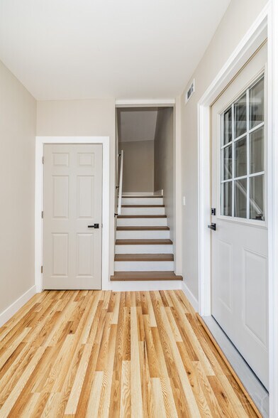 More Photos Of 6129 N Ravenswood Ave, Chicago Multifamily For Sale