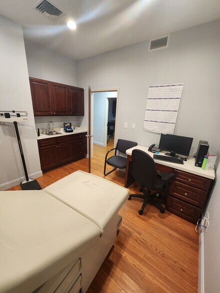 More Photos Of 1530 Bedford Ave, Brooklyn Medical For Lease
