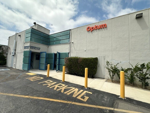 Primary Photo Of 15216 Vanowen St, Van Nuys Medical For Lease