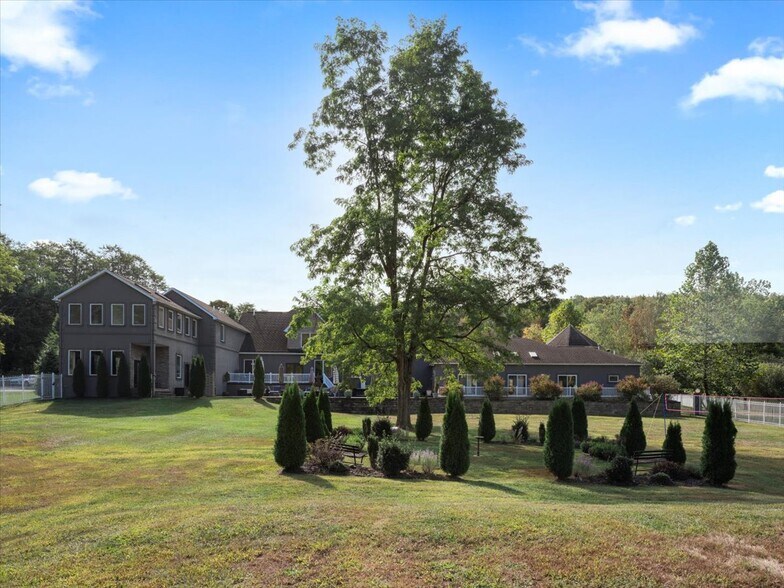 More Photos Of 3533 PA 2012, Union Dale Specialty For Sale