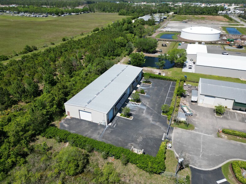More Photos Of 104 Liberty Center Pl, Saint Augustine Warehouse For Lease