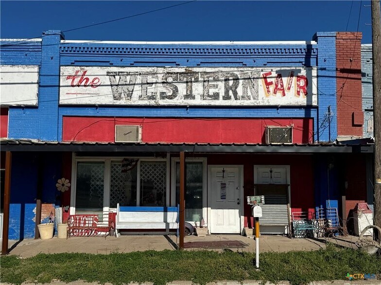 Primary Photo Of 204 E Gassaway, Lott Flex For Sale