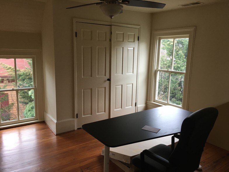 More Photos Of 407 Atlanta St SE, Marietta Office Residential For Sale