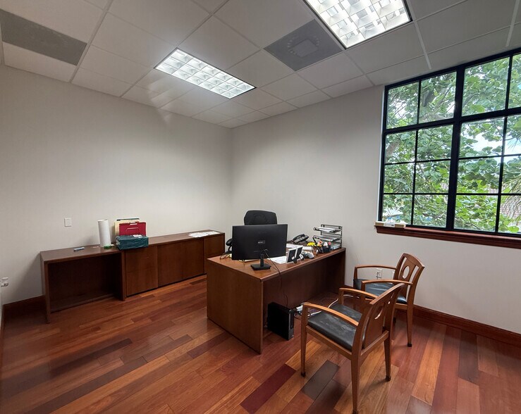 More Photos Of 1005 W Indiantown Rd, Jupiter Office For Sale