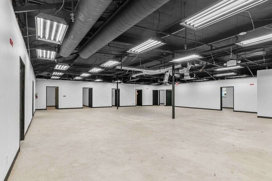 More Photos Of 9036 Winnetka Ave, Northridge Loft Creative Space For Lease