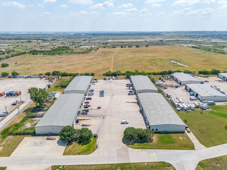 More Photos Of 1150 Blue Mound Rd W, Haslet Warehouse For Lease