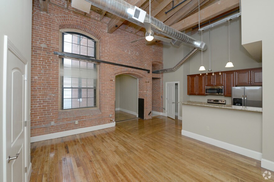 More Photos Of 12 Eagle St, Providence Apartments For Lease