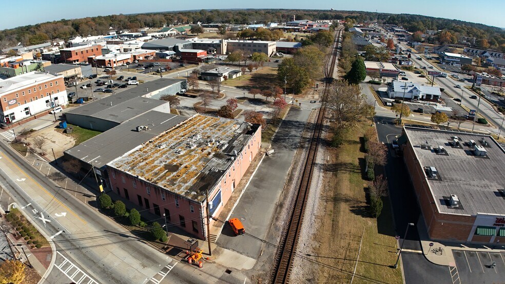 Primary Photo Of 13 N Broad St, Winder Office For Sale