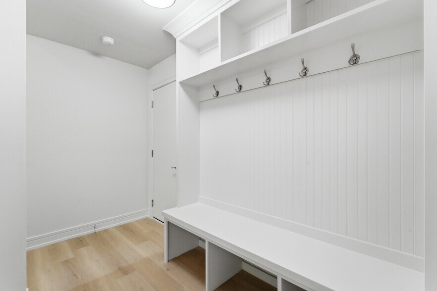 More Photos Of 214 N Walnut St, Bensenville Apartments For Sale