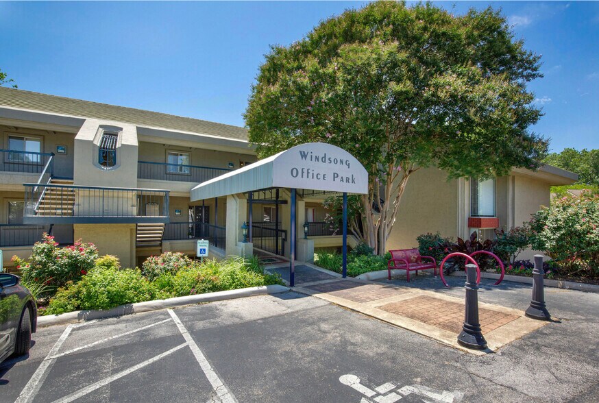 Primary Photo Of 2111 Dickson Dr, Austin Unknown For Lease