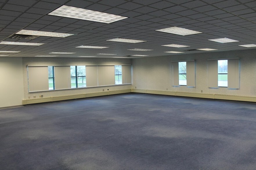 More Photos Of 10650 S Bennett Dr, Morrice Medical For Lease