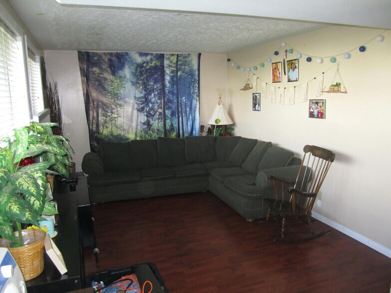More Photos Of 13011 83rd St NW, Edmonton Apartments For Sale