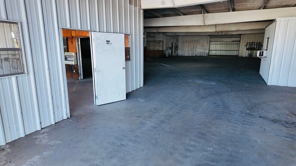 More Photos Of 1520 S Central Ave, Oklahoma City Manufacturing For Lease