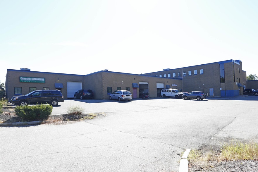 More Photos Of 201-205 Oak St, Pembroke Manufacturing For Lease