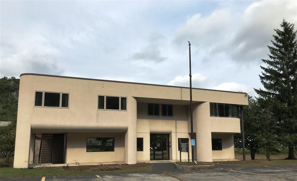More Photos Of 40 Jericho Rd, Berlin Office For Sale