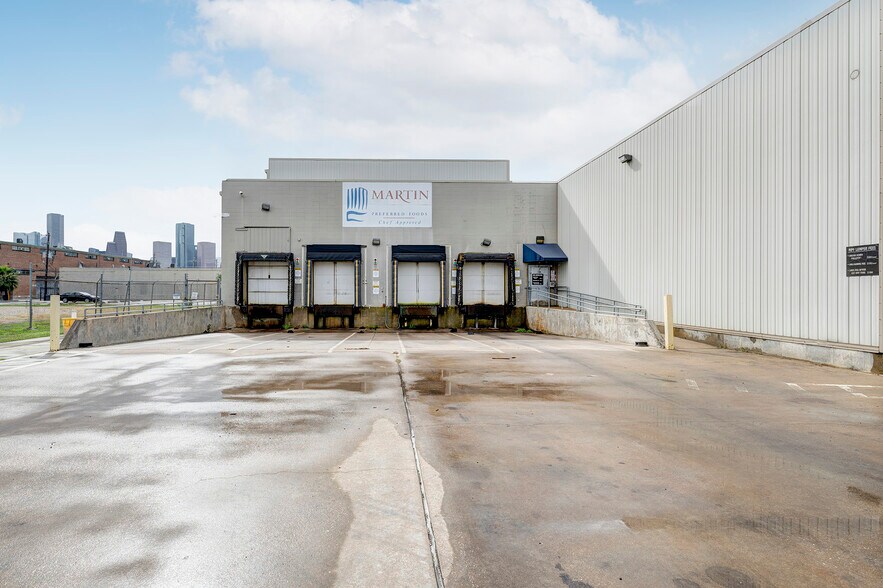 More Photos Of 2006 White St, Houston Unknown For Lease