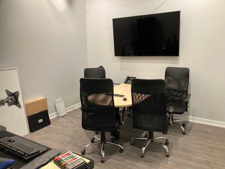 More Photos Of 800 Laurentian Dr, Burlington Warehouse For Sale