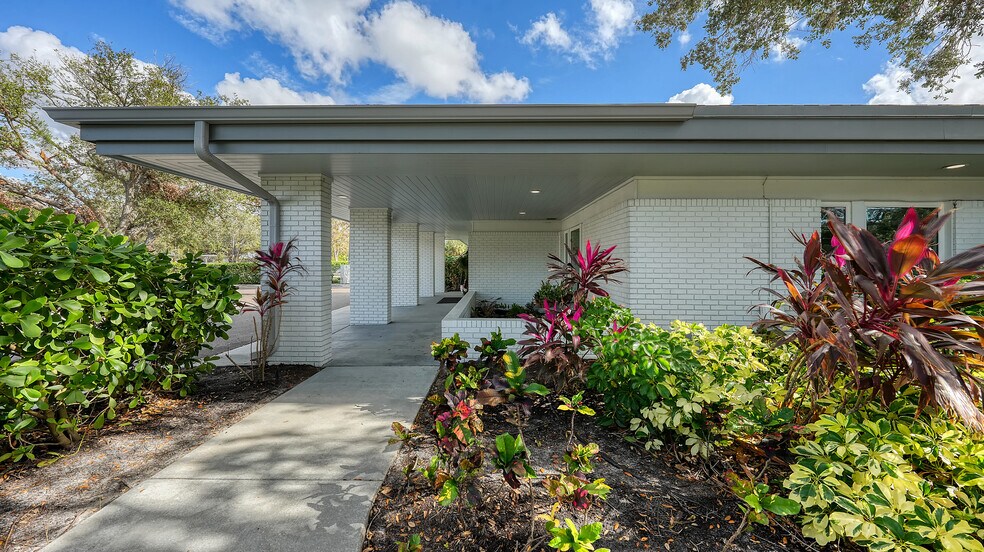 More Photos Of 1630 S Tuttle Ave, Sarasota Medical For Sale