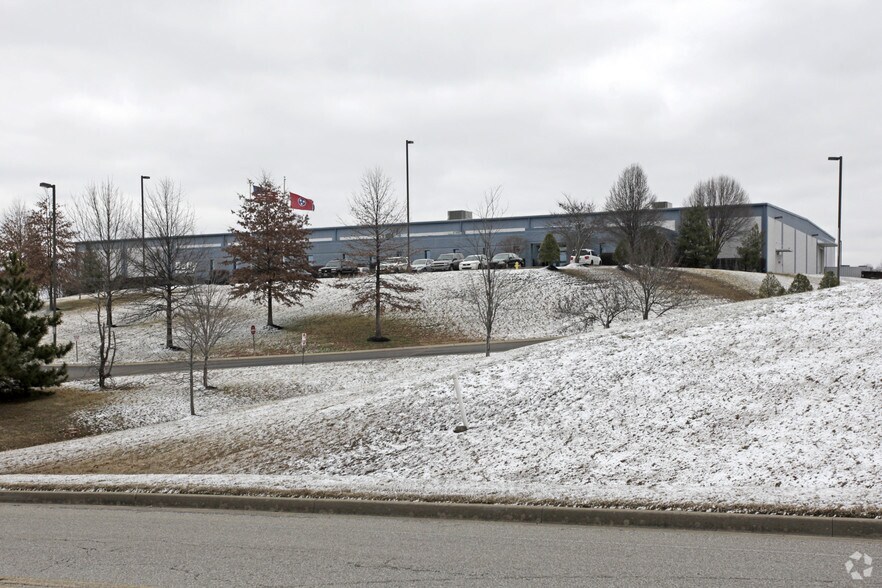 Primary Photo Of 324 Freehill Rd, Hendersonville Manufacturing For Lease
