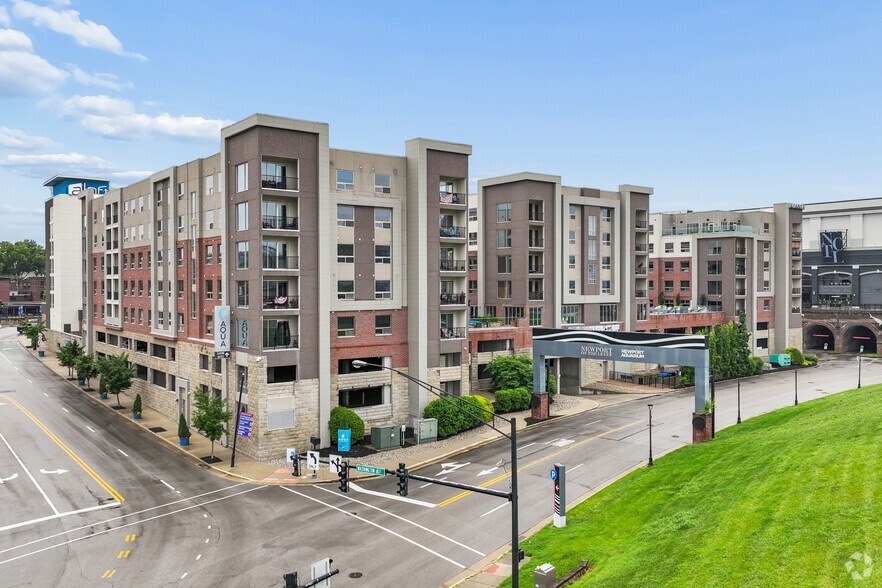Primary Photo Of 100 Aqua Way, Newport Apartments For Lease
