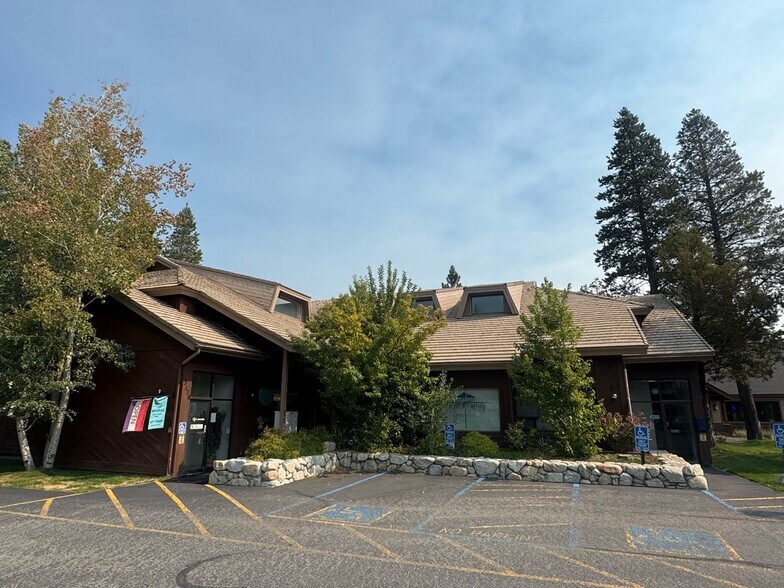 More Photos Of 3170 Us-50, South Lake Tahoe Office For Sale