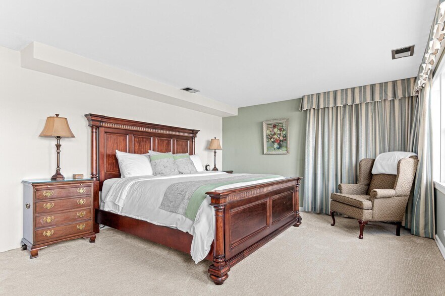 More Photos Of 305 River St, Osceola Hospitality For Sale