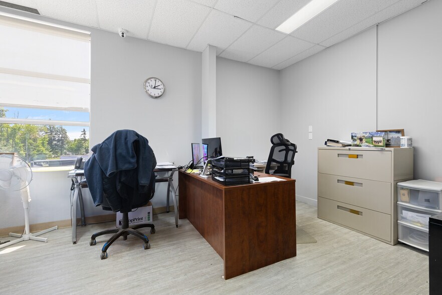 More Photos Of 1665 Rue Atmec, Gatineau Distribution For Lease