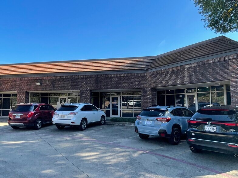 More Photos Of 625 W Centerville Rd, Garland Office For Sale