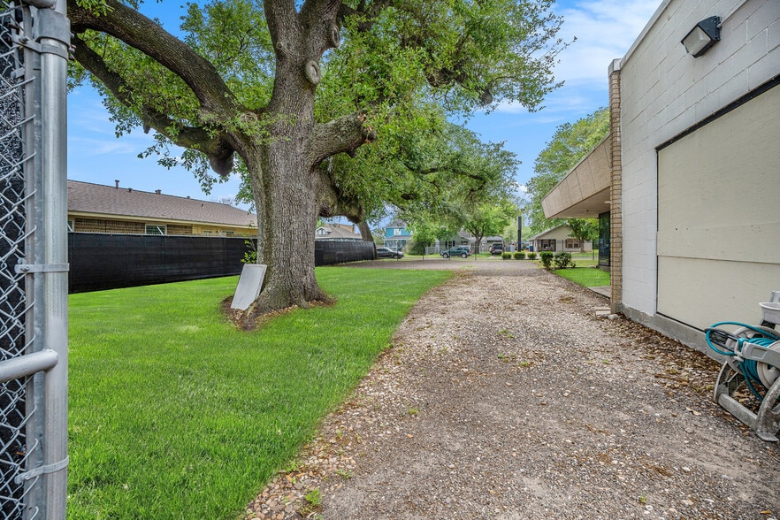 More Photos Of 714 7th Ave N, Texas City Office Residential For Sale