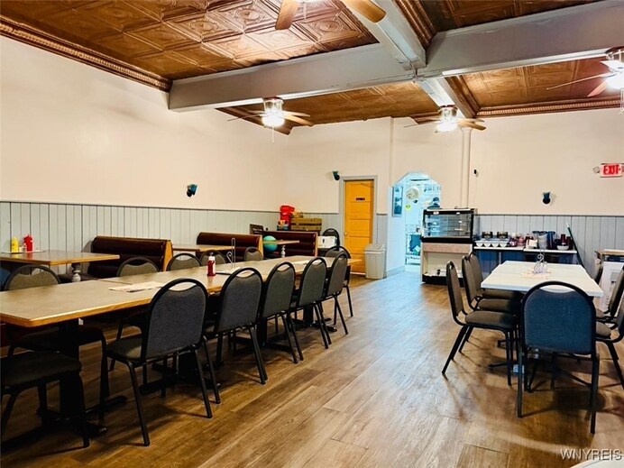 More Photos Of 1701 Pine Ave, Niagara Falls Restaurant For Sale