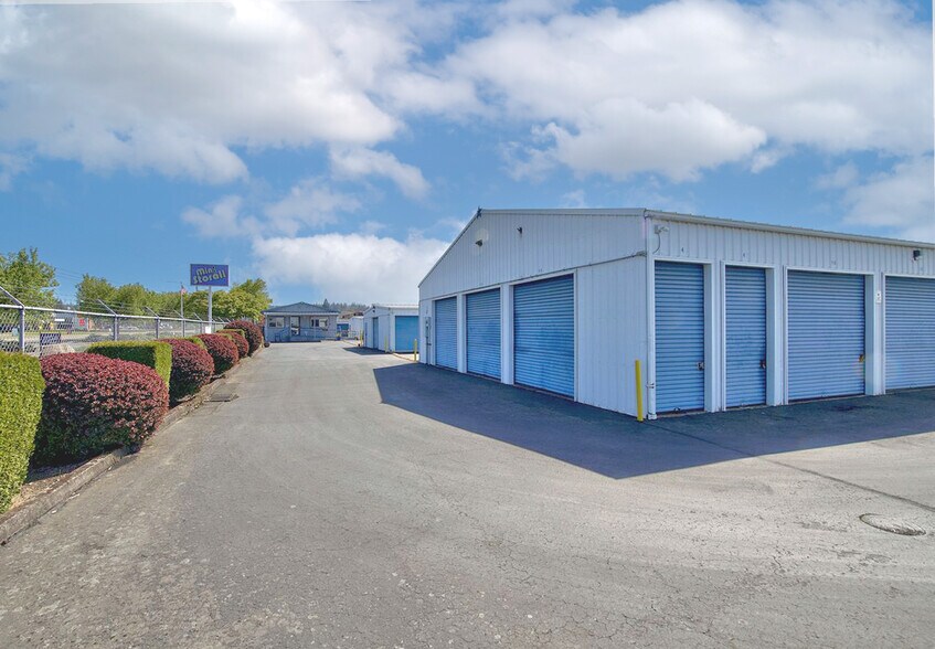 More Photos Of 931 N 1st St, Silverton Self Storage For Sale