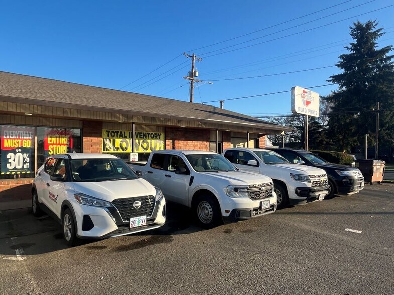 More Photos Of 235 SW Oak St, Hillsboro Auto Repair For Sale