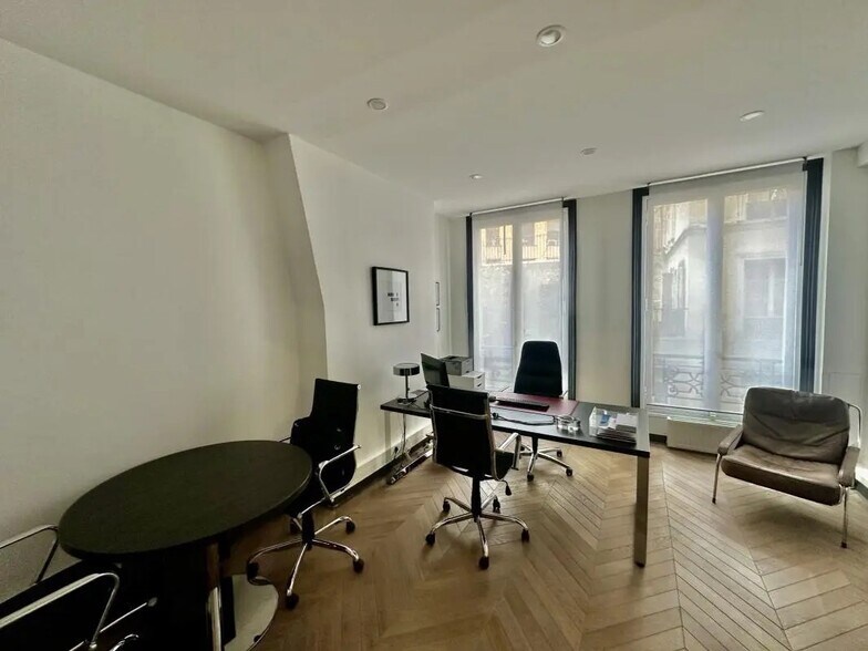 More Photos Of 50 Rue De Miromesnil, Paris Office For Sale