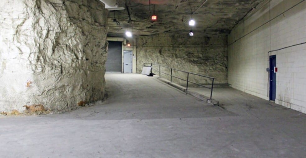 More Photos Of 3101-3150 Mercier St, Kansas City Warehouse For Lease