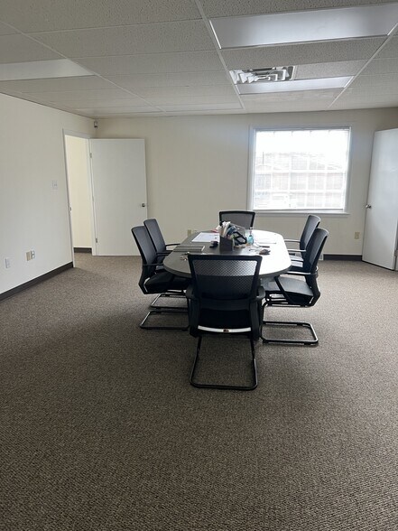 More Photos Of 12-16 Greenfield Rd, Lancaster Office For Sale