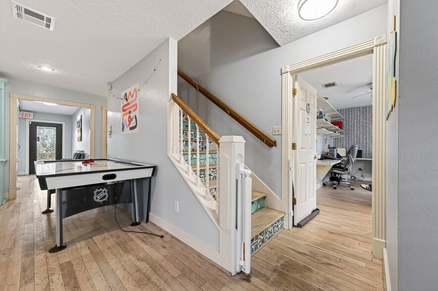 More Photos Of 8911 West Ln, Magnolia Office For Sale