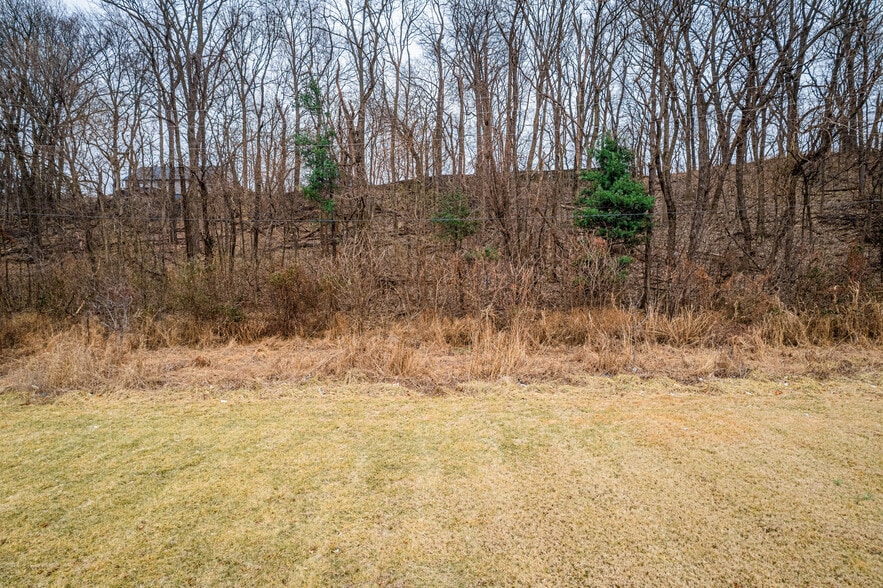 More Photos Of 401 Walker Dr, Henderson General Retail For Sale