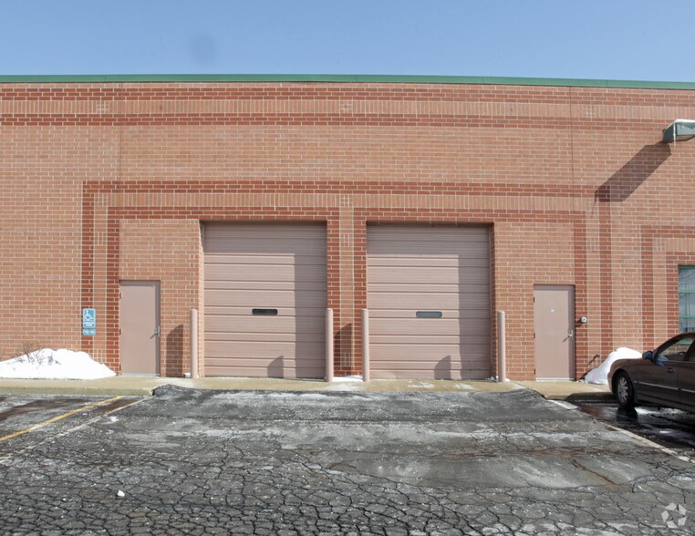 More Photos Of 733-747 Kimberly Dr, Carol Stream Warehouse For Lease
