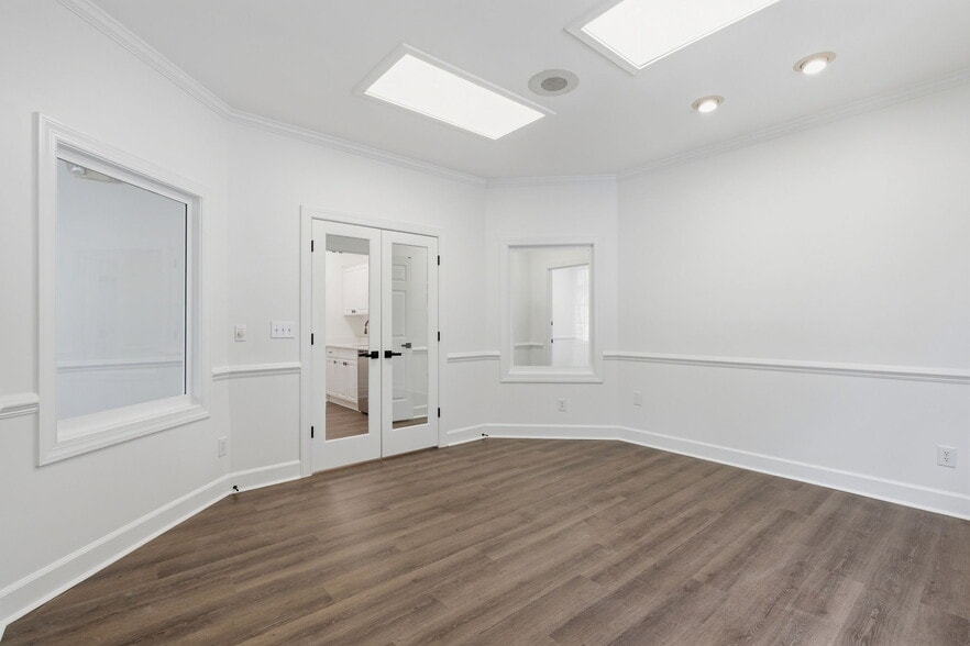 More Photos Of 2856 Johnson Ferry Rd, Marietta Office For Sale
