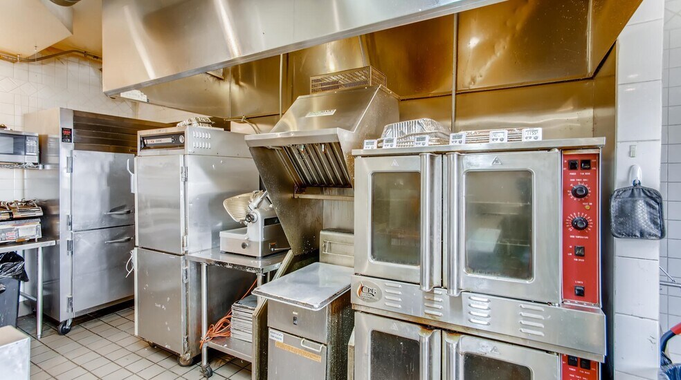 More Photos Of 2 S Main St, Elburn Storefront Retail Residential For Sale