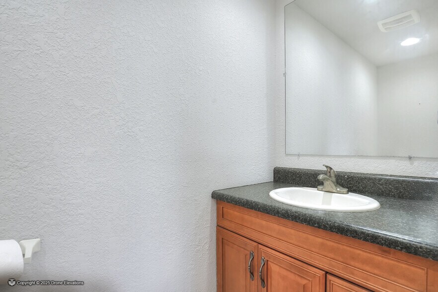 More Photos Of 1517 US 17, Eagle Lake Warehouse For Lease