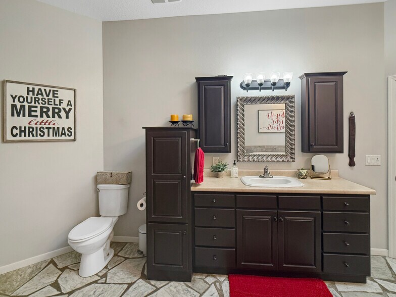 More Photos Of 112 N 2nd Ave W, Newton General Retail For Sale