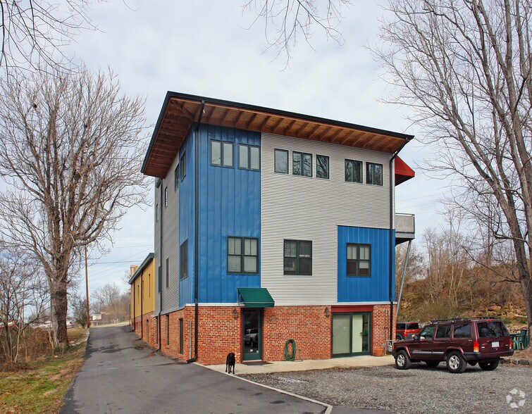 More Photos Of 8 Magnolia Ave, Asheville Office For Lease