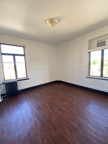 More Photos Of 404 E Main St, Niles Apartments For Sale